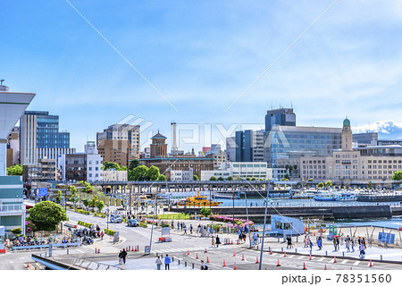 横浜の都市風景　キング・クイーン・ジャックの塔 78351560