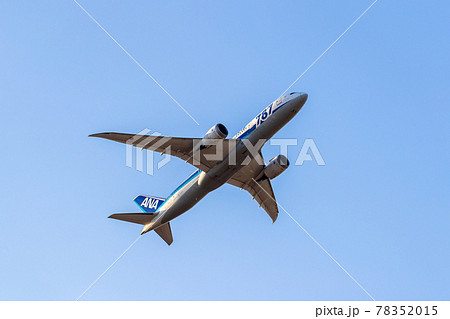 大阪空港を離陸した旅客機 78352015