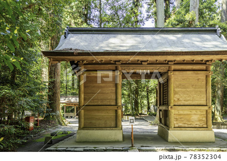 伊和神社　随身門　兵庫県宍粟市 78352304
