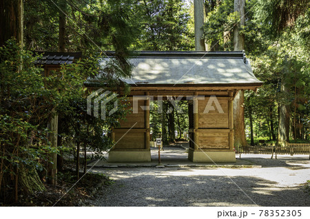 伊和神社　随身門　兵庫県宍粟市 78352305