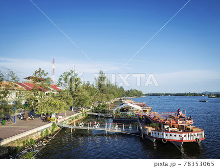 view of river boat restaurants in kampot town cambodia 78353065