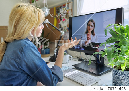Online consultation of female teenager by social worker, psychologist, behavior, teacher 78354608