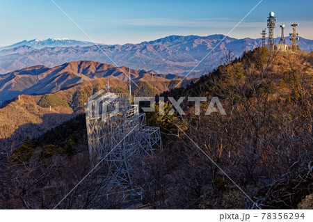 三ツ峠から見る奥秩父・八ヶ岳の山並みと御巣鷹山 三ツ峠から見る奥秩父・八ヶ岳の山並みと御巣鷹山 78356294