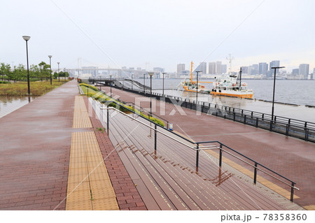 梅雨空の豊洲ぐるり公園 78358360