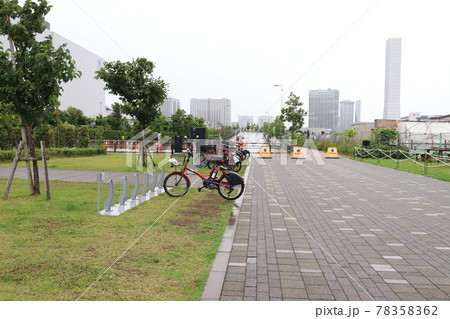 梅雨空の豊洲ぐるり公園 78358362