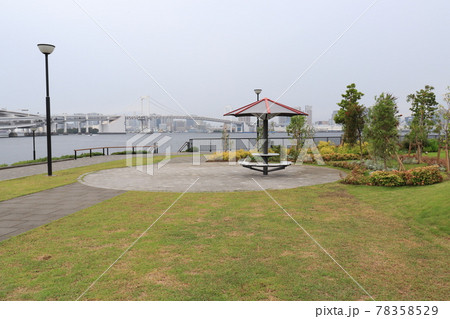 梅雨空の豊洲ぐるり公園 78358529