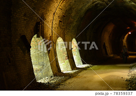 6号トンネル内部の排煙口 6号トンネル内部の排煙口 78359337