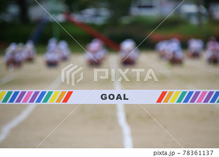 小学校の運動会・100m競走 78361137
