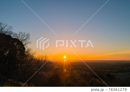 三ツ石森林公園からの霞ヶ浦と日の出 78361279
