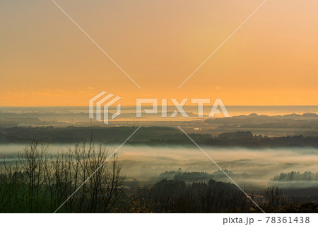 三ツ石森林公園からの雲海と日の出 78361438