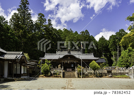三日月 日岡八幡神社 社殿 兵庫県佐用郡佐用町 三日月 日岡八幡神社 社殿 兵庫県佐用郡佐用町 78362452