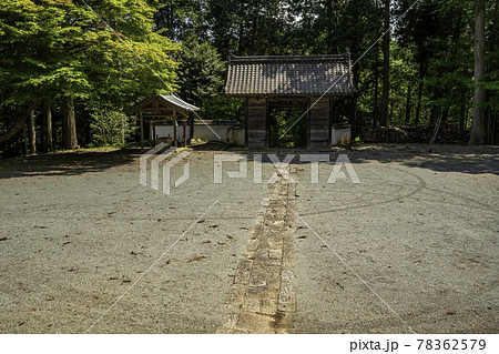 三日月　日岡八幡神社　随身門　兵庫県佐用郡佐用町 78362579