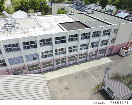 上空から見た学校(空撮 同時撮影の動画素材あり) 上空から見た学校(空撮 同時撮影の動画素材あり) 78363171
