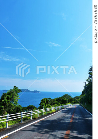 徳島県　青空と青い海の南阿波サンライン 78363680