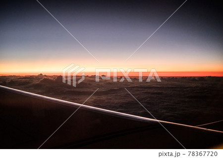 飛行機からの夕景 飛行機からの夕景 78367720