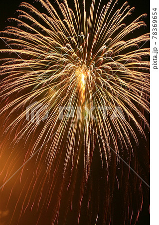 夏イメージ 打ち上げ花火の写真素材