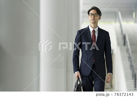 30代のビジネスマン　ポートレート 78372143