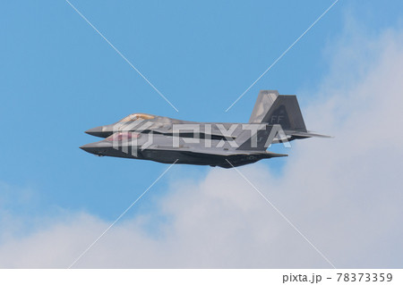 アメリカ空軍F-22&F-35A編隊飛行 78373359