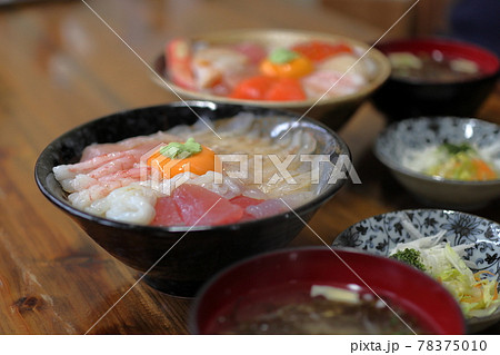 陸奥湊の贅沢づけ丼 78375010