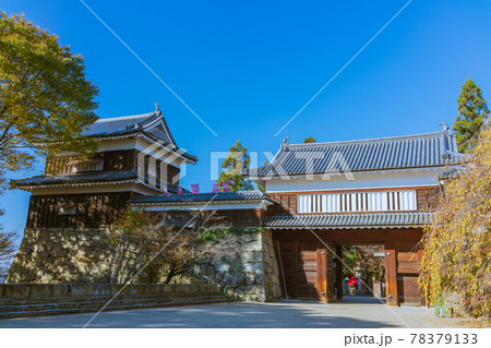 東虎口櫓門と南櫓【秋の上田城跡公園】 東虎口櫓門と南櫓【秋の上田城跡公園】 78379133