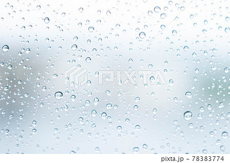 窓の水滴2 78383774