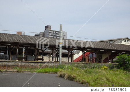 JR東海 武豊線 半田駅 駅舎の反対から JR東海 武豊線 半田駅 駅舎の反対から 78385901