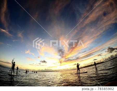 石垣島の海と夕日とsup 78385902