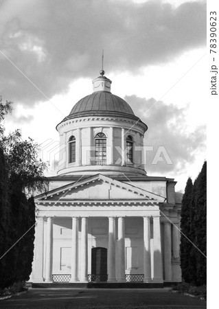 All Saints Church built in 1782, on the site of a wooden Greek temple that existed on this site since 1696. Customer of the construction "Nizhyn Greek Brotherhood". Orthodox church in Nizhyn. All Saints Church built in 1782, on the site of a wooden Greek temple that existed on this site since 1696. Customer of the construction "Nizhyn Greek Brotherhood". Orthodox church in Nizhyn. 78390623