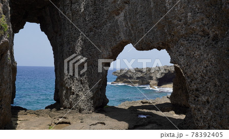 徳之島のめがね岩 徳之島のめがね岩 78392405