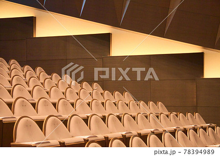 コンサート会場の座席 78394989