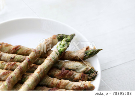 ジューシーな北海道産グリーンアスパラの豚バラ巻き 78395588