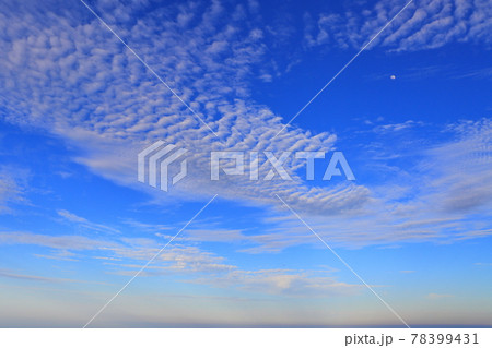 青空と雲と月 青空と雲と月 78399431
