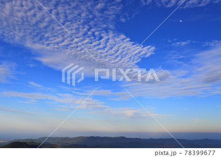 青空と雲と月 青空と雲と月 78399677