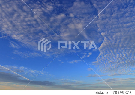夕暮れ時の東の空と雲 夕暮れ時の東の空と雲 78399872