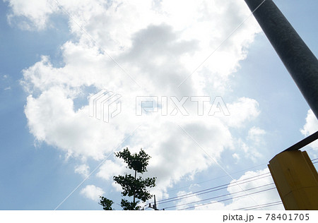 空 雲 電柱 78401705