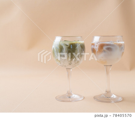 matcha green tea latte with coffee latte 78405570
