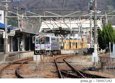 福塩線府中駅のキハ120 78407192