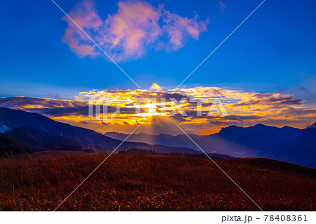 曽爾高原の夕景 78408361