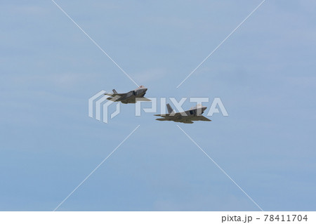 アメリカ空軍F-22&F-35A編隊飛行 アメリカ空軍F-22&F-35A編隊飛行 78411704