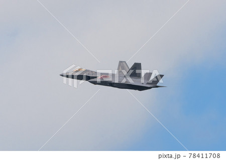 アメリカ空軍F-22&F-35A編隊飛行 アメリカ空軍F-22&F-35A編隊飛行 78411708