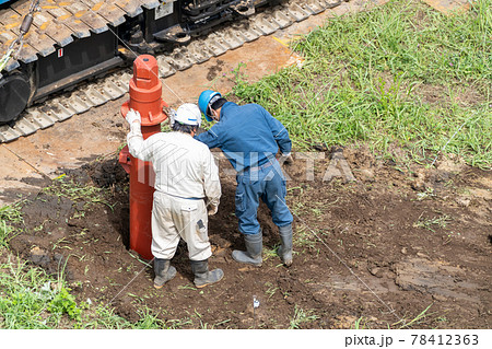建築現場　基礎工事　オーガスクリュー先行掘削　一本目完了 78412363