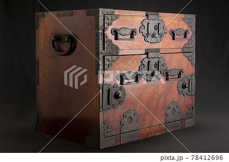 明治期の隠し扉づくりの船箪笥 78412696