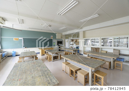 小学校の図工室 78412945