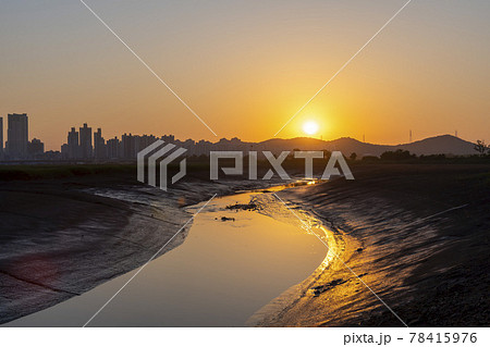 公園 日没 夕焼け 78415976