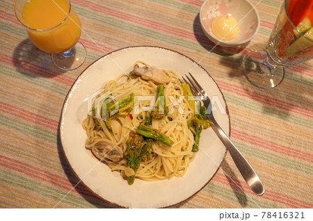 牡蠣と菜の花のパスタ 牡蠣と菜の花のパスタ 78416321