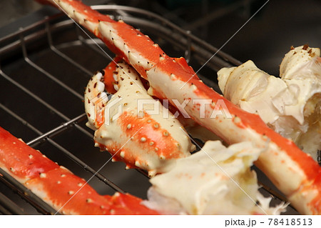 タラバガニの調理 78418513