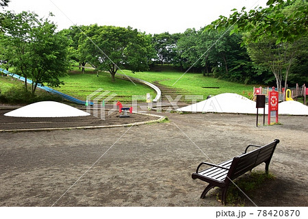 神奈川県茅ケ崎市 県立茅ヶ崎里山公園 風の広場の遊具 神奈川県茅ケ崎市 県立茅ヶ崎里山公園 風の広場の遊具 78420870