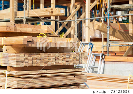 木造二階建て住宅の棟上げ　上棟 78422638