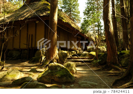 山村の古民家 78424411