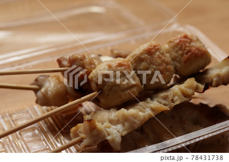 テイクアウトの焼き鳥 78431738